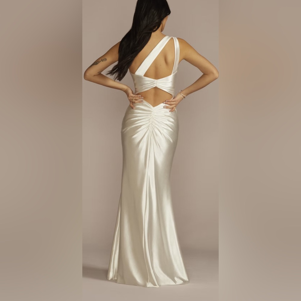 one-shoulder ruched back sheath wedding dress - Picture 2 of 7